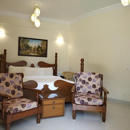 Sunset Beach Resort Candolim Exterior foto