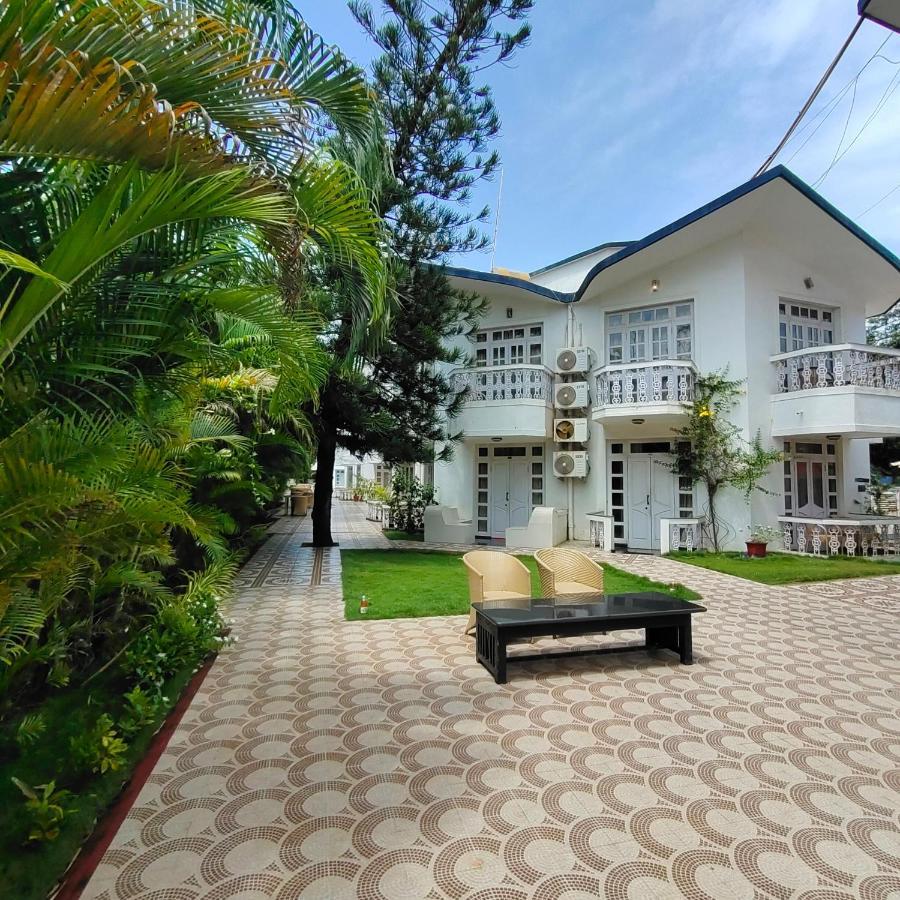 Sunset Beach Resort Candolim Exterior foto