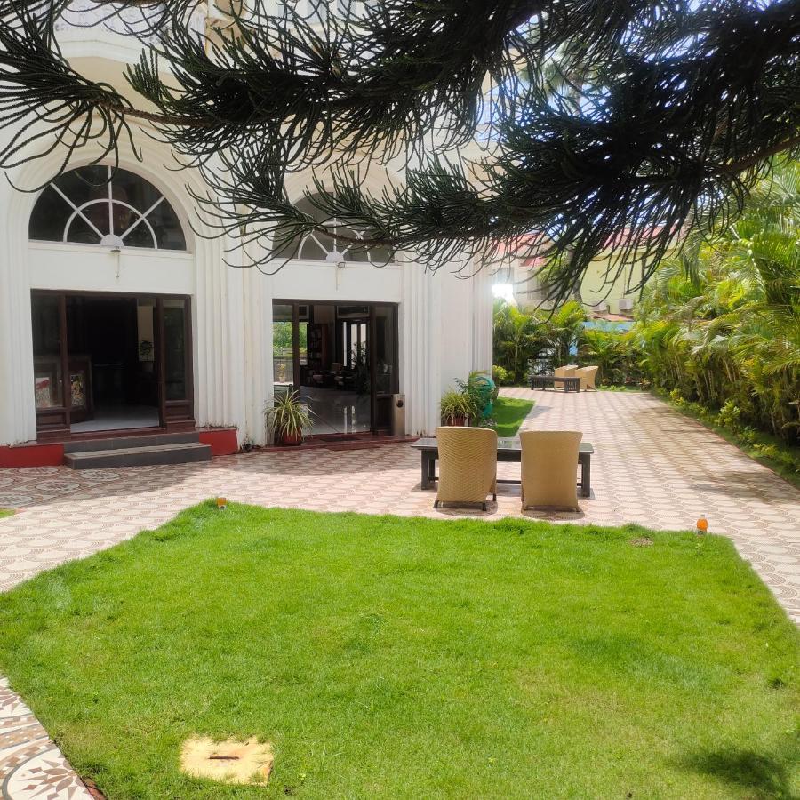 Sunset Beach Resort Candolim Exterior foto