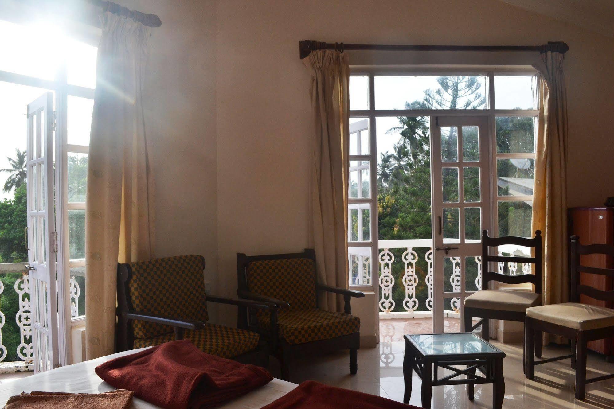 Sunset Beach Resort Candolim Exterior foto