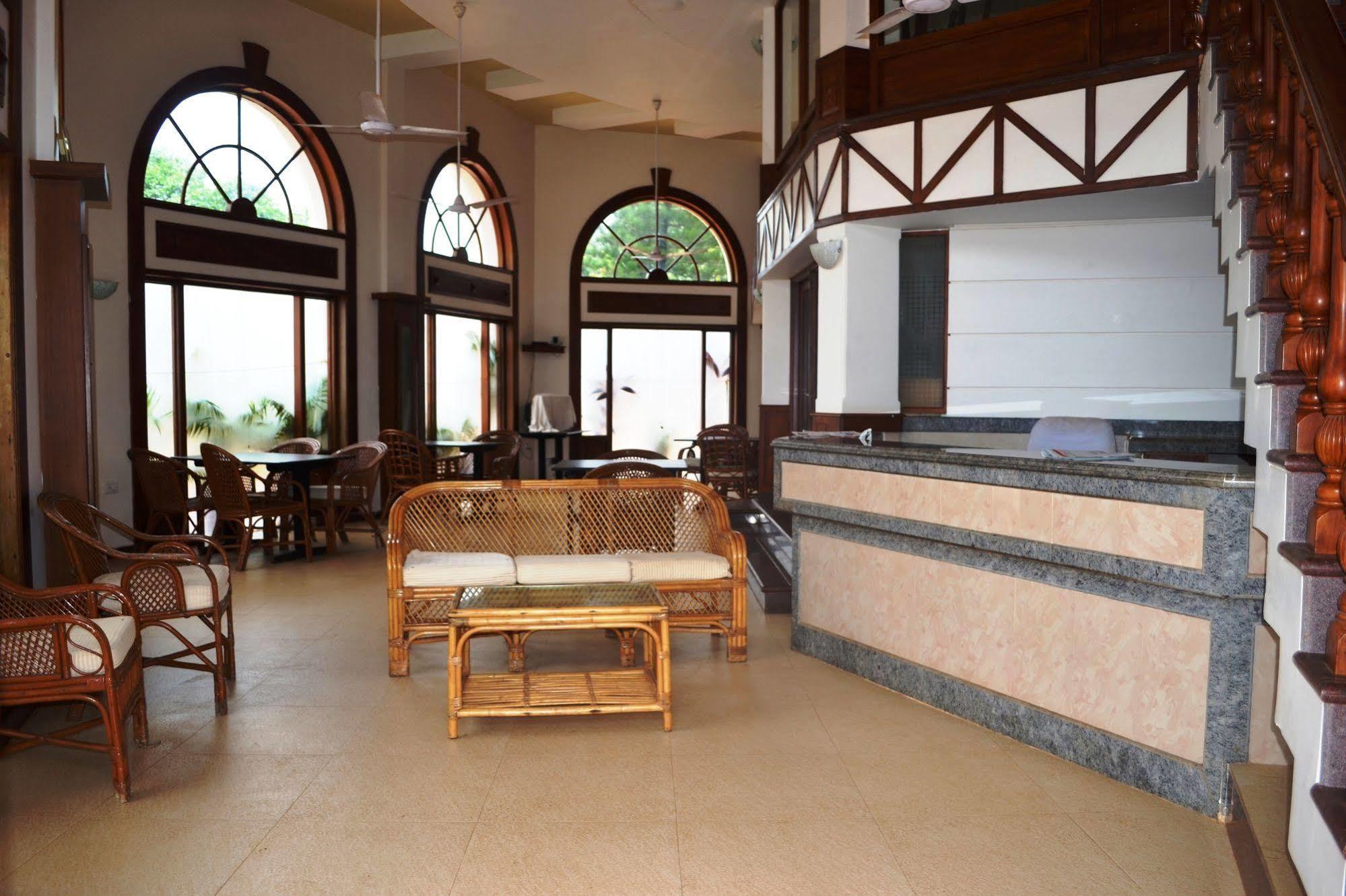 Sunset Beach Resort Candolim Exterior foto