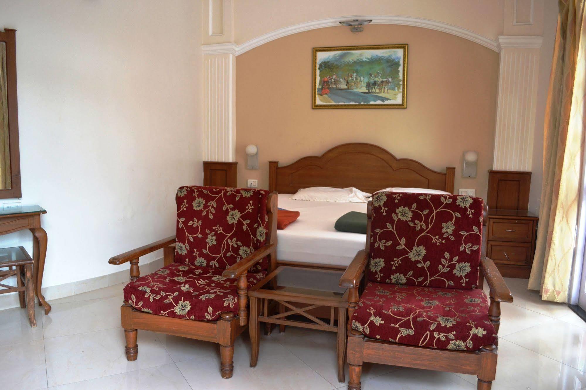 Sunset Beach Resort Candolim Exterior foto