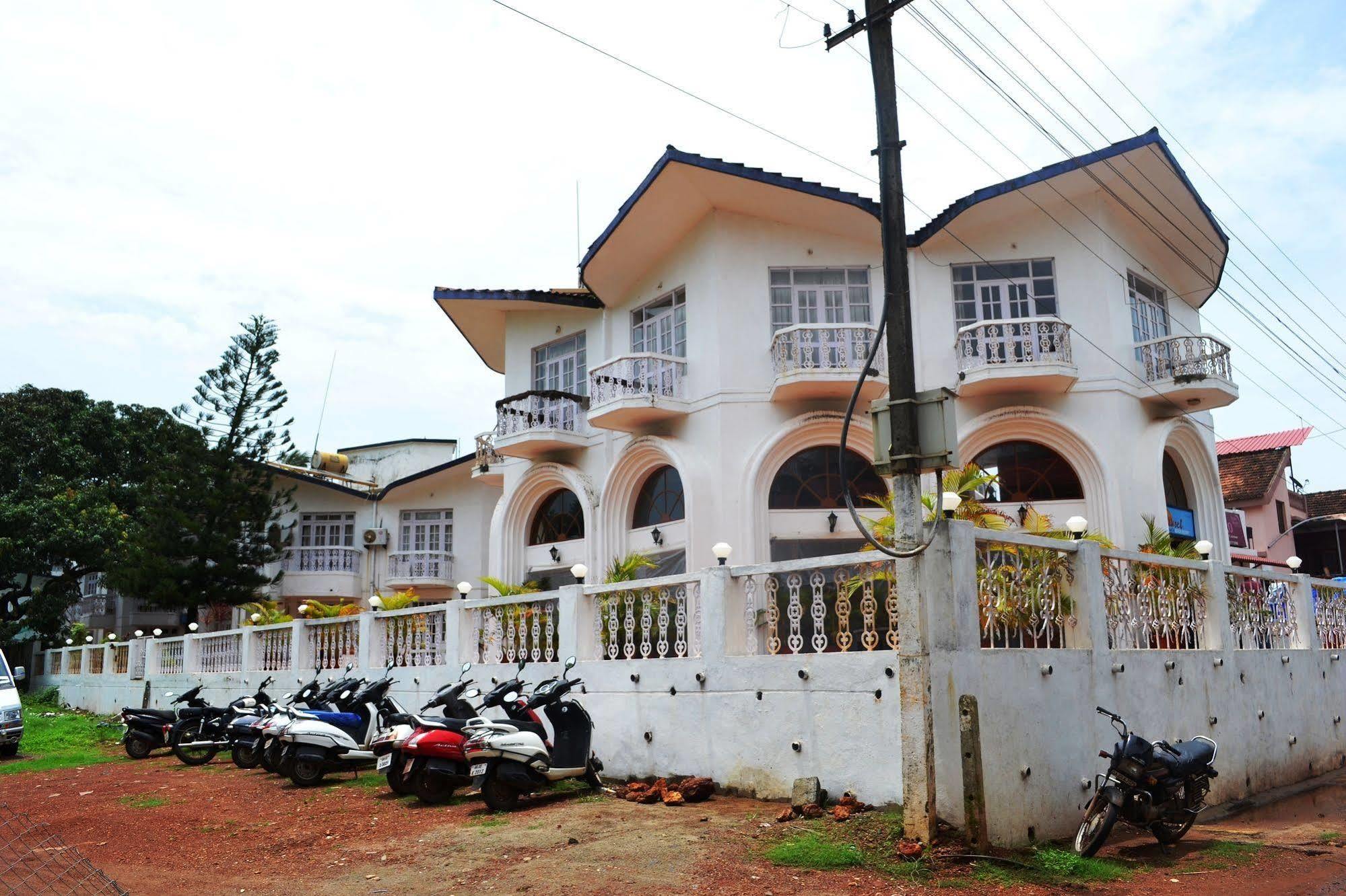 Sunset Beach Resort Candolim Exterior foto