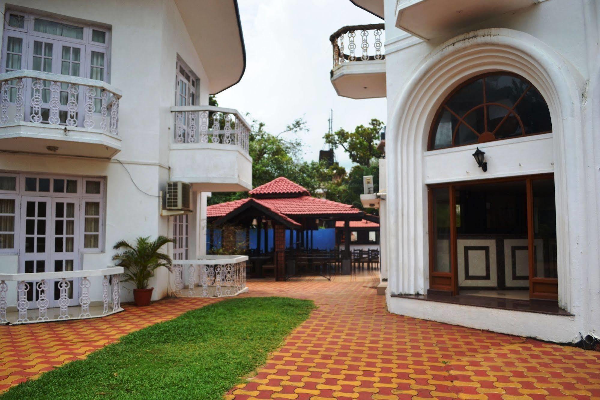 Sunset Beach Resort Candolim Exterior foto