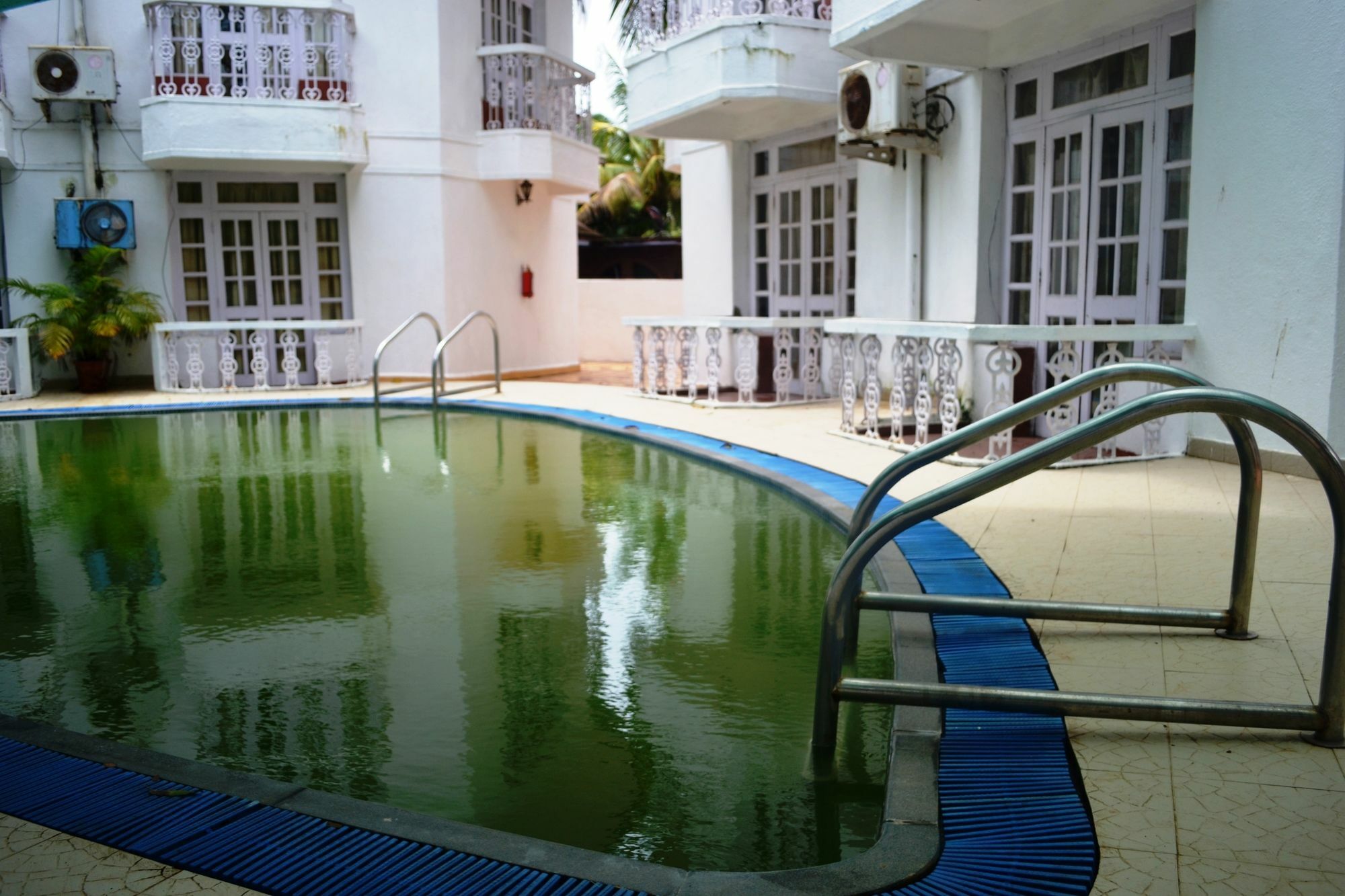Sunset Beach Resort Candolim Exterior foto